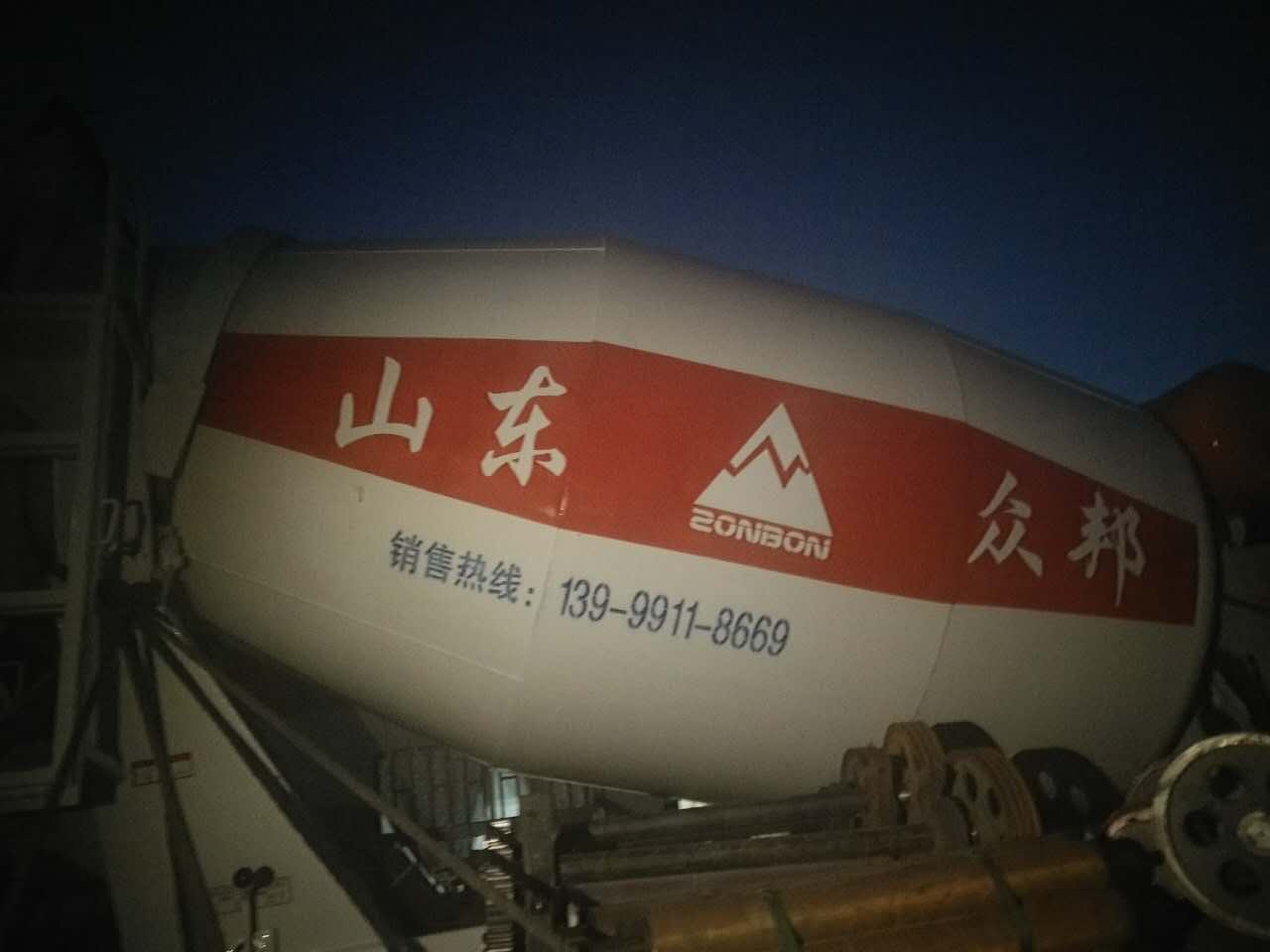 重邦干貨分享--混凝土攪拌機(jī)安裝作業(yè)中的七個(gè)要點(diǎn)
